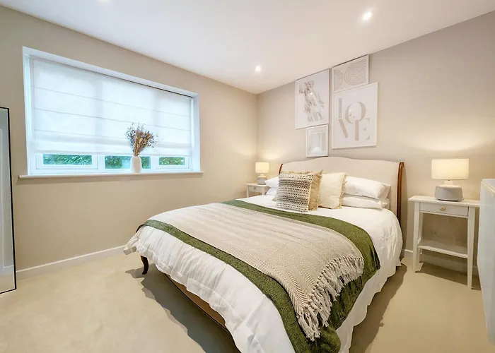 Roseland Apartment 2
